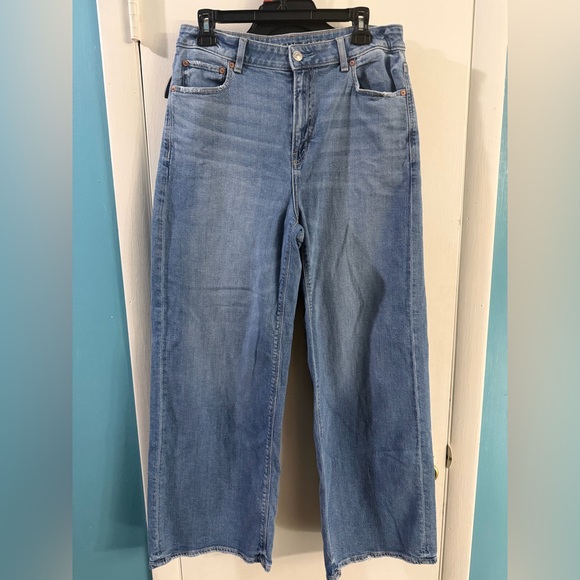 American Eagle Outfitters Denim - American Eagle Super High Rise Baggy Wide Leg Jeans Size 8